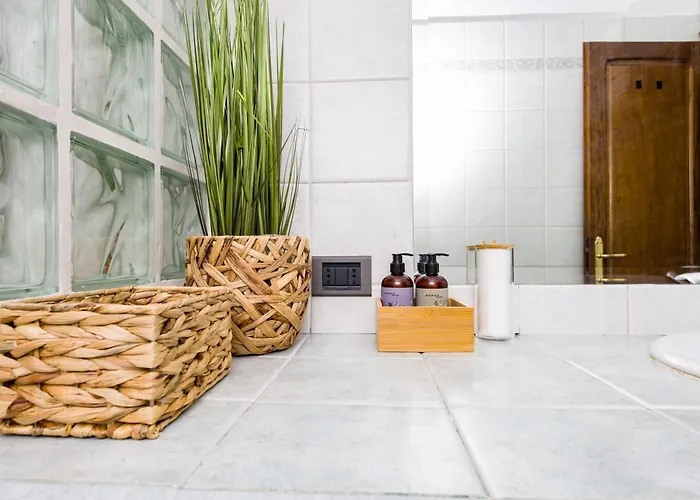 Metro San Paolo -air Conditioning-wifi-tv55"- 9 Minutes From The Colosseo Appartamento Roma